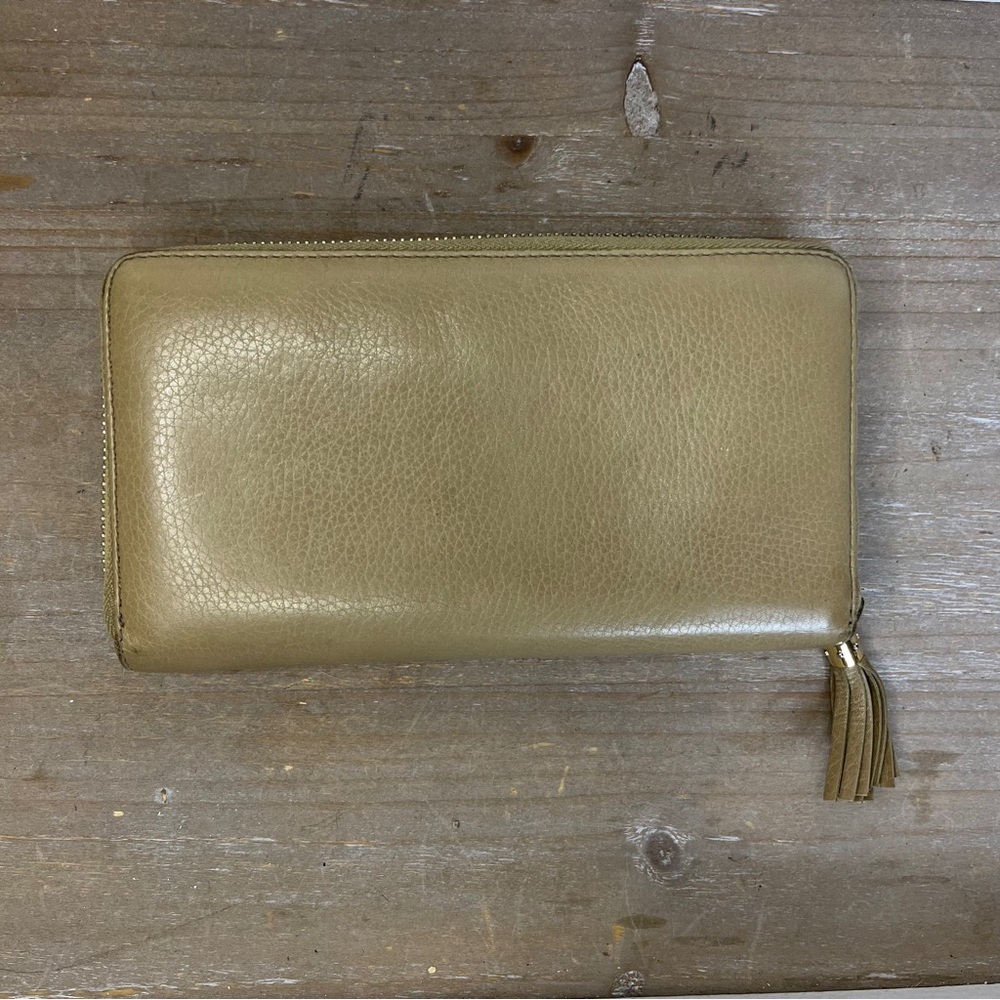 Gucci Soho Beige Leather Zip Around Wallet Tassel Logo Authentic 308364 Gifting - Picture 3 of 16